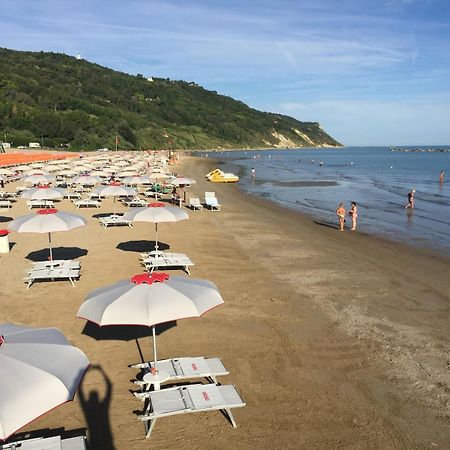 Tramonto In Baia Apartment Pesaro Exterior photo