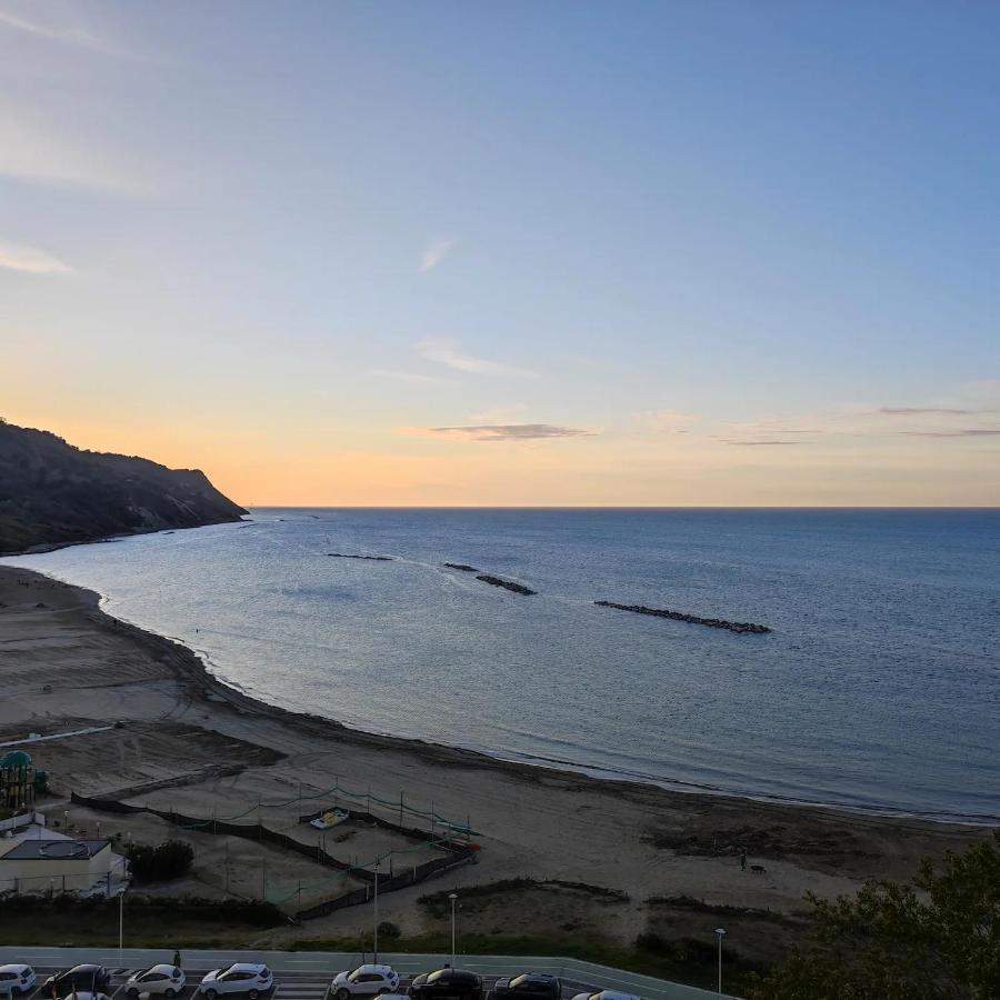 Tramonto In Baia Apartment Pesaro Exterior photo